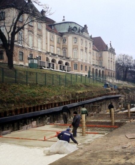 Arkady Kubickiego w Warszawie Konstrukcja żelbetowa zabezpieczająca stancje saskie.